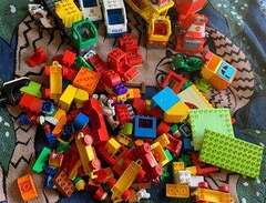 En kasse Duplo Lego