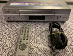 Sony VHS-spelare med fjärrk...