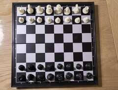 Small compact chess set