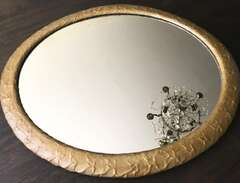 gammal oval spegel