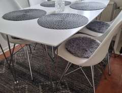 Mio köksbord med 4st stolar