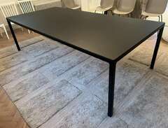Hay T12 svart matbord/konfe...