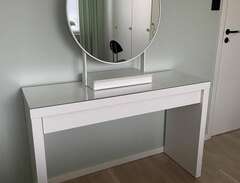 Malm toalettbord med spegel