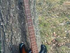 Squier Precision Bass SSQ S...