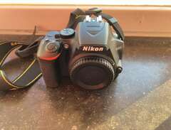 Nikon D3500 + Objektiv AF-S...