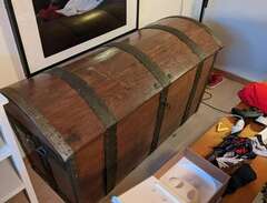 Koffert, antik kista.