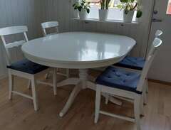 Köksbord + 4 stolar i vitt