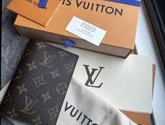 Louis Vuitton Passfodral, k...