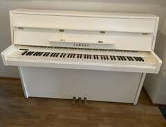 Yamaha piano M 108 i toppskick