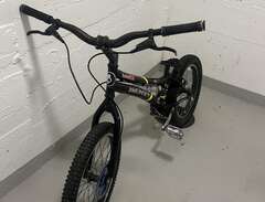 Monty trial cykel