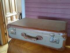 gammal resväska