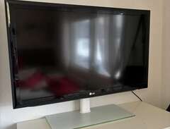 LG Full-HD 1080p LCD 42” TV