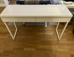 Ikea skrivbord Bestå burs
