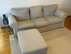 Ektorp 3-sits soffa + pall