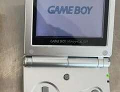 Gameboy Advance SP med Poke...