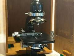 ’Nikon’ Mikroskop