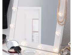 Sminkspegel med LED-belysning