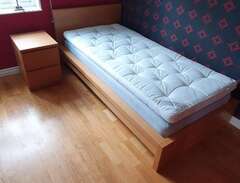 Malm 90 säng med sängbord