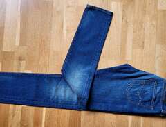 Levis jeans 508 28x32