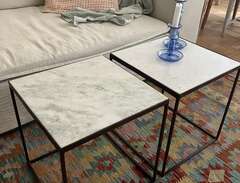 Två soffbord i marmor