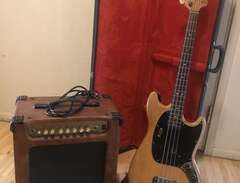 Fender Mustang Bas + Hardca...