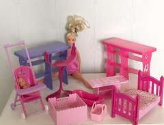 Barbie med babysaker