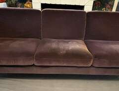 Biblos’s lila soffa