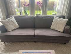 howard 3 sits soffa sammet grå