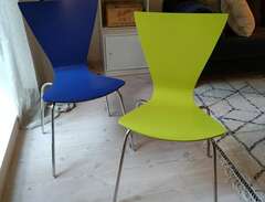 5 x stolar i olika färger,...
