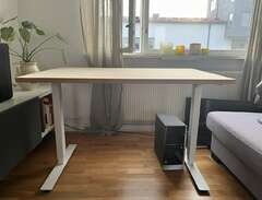 Höj- och sänkbar skrivbord