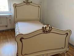 Antik säng rokoko