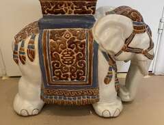 Pedestal Elefant