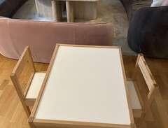 Ikea Lätt barnbord med 2 st...