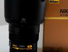 Nikon Nikkor 24-70mm f/2.8G...