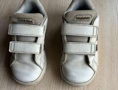 barn skor