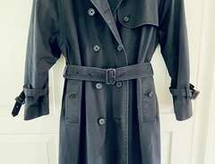 Burberry Vintage Trenchcoat...