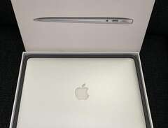 MacBook Air 13,3