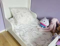 Busunge, Ikea växa säng