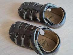 Babymocs sandaler strl 2-3 år