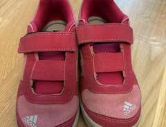 Adidas barn skor
