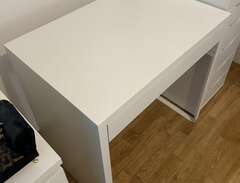 Skrivbord/sminkbord Ikea ”M...