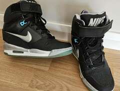 Nike och Buffalo skor
