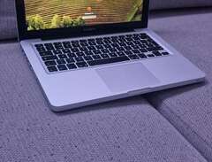 MacBook Pro [Adobe 2022+ Mi...