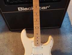 Fender Stratocaster Standar...