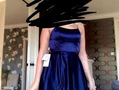 balklänning marinblå