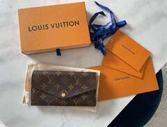 Louis Vuitton Essential V ö...