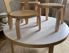 Alvar Aalto bord & 3 stolar
