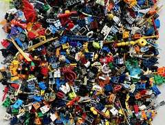 #5 LEGO 900g minifigurer gu...