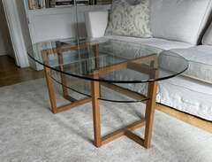 Soffbord i ek med glasskivor