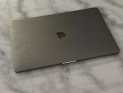 MacBook Pro 15" 2018 - Core...